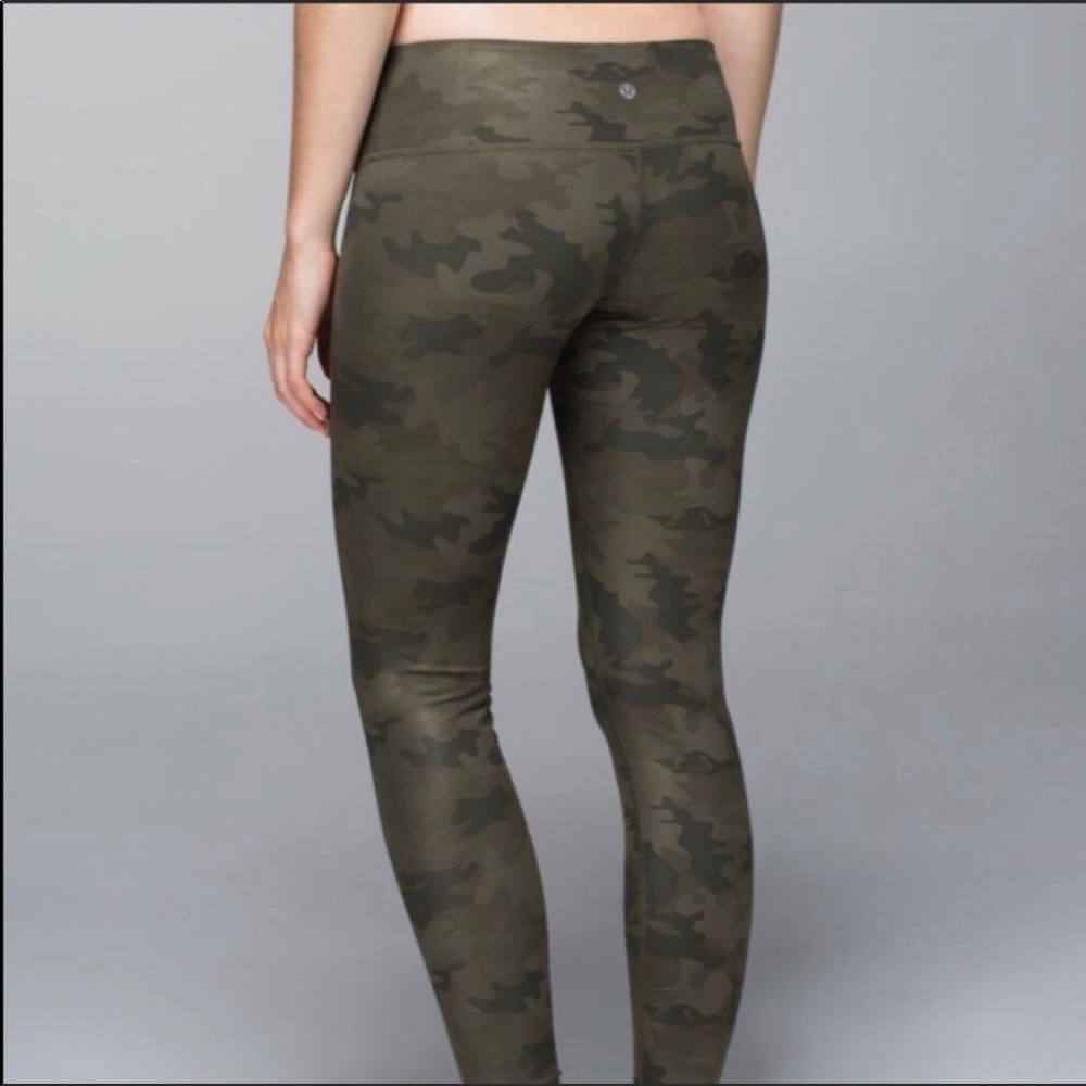 Savasana CAMO Lulu Wunder Under leggings